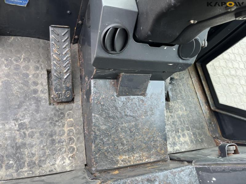 Schäffer 2445 skid steer loader 29