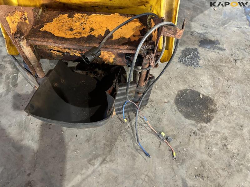 Snow Ex salt spreader 20