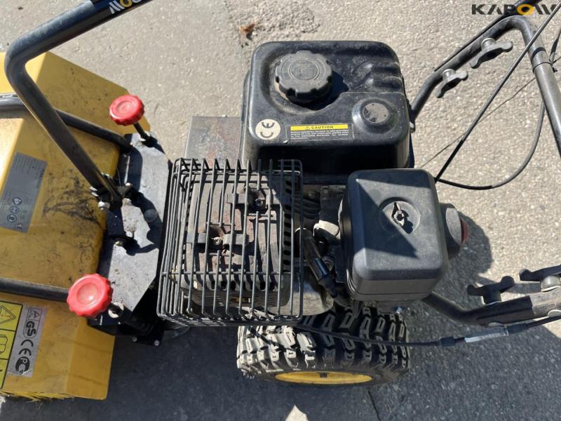 Snow Thrower Sweeper 16