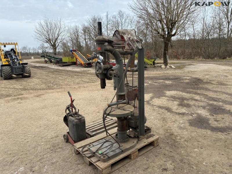 Column drilling machine 4