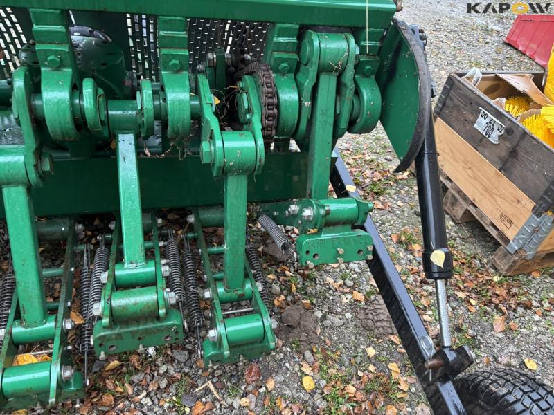 Southern Green vertical lawn aerator 28