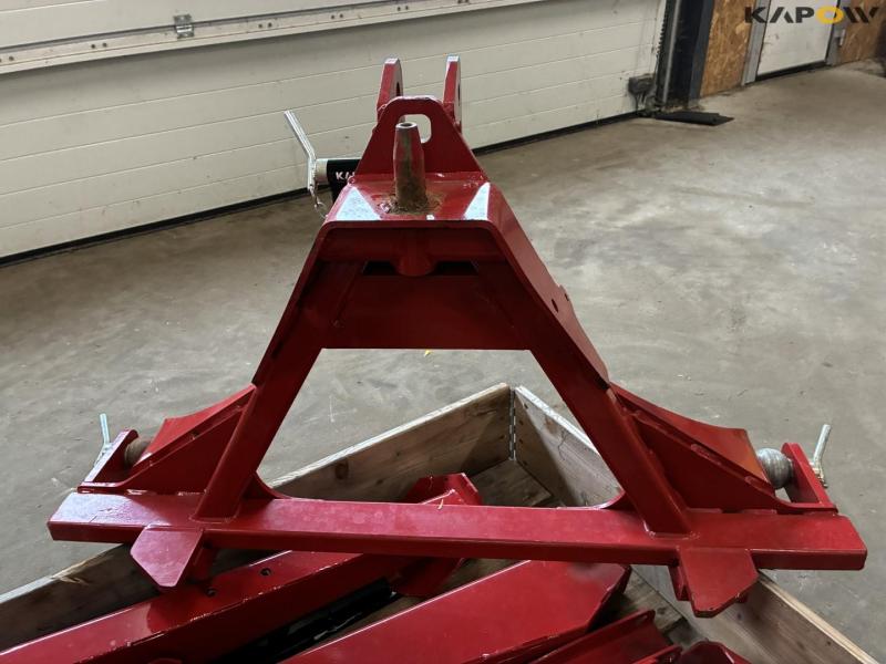 Stand for removing the feed on New Holland Fr. 9
