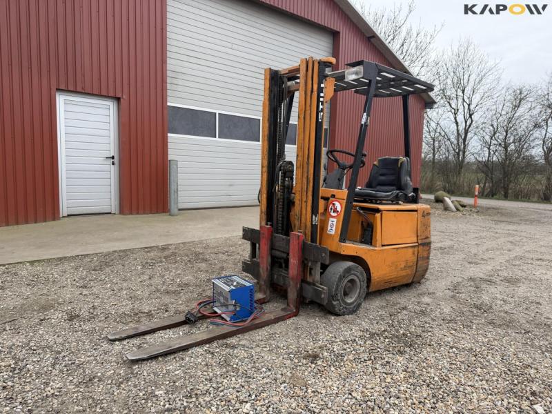 Still electric forklift 1