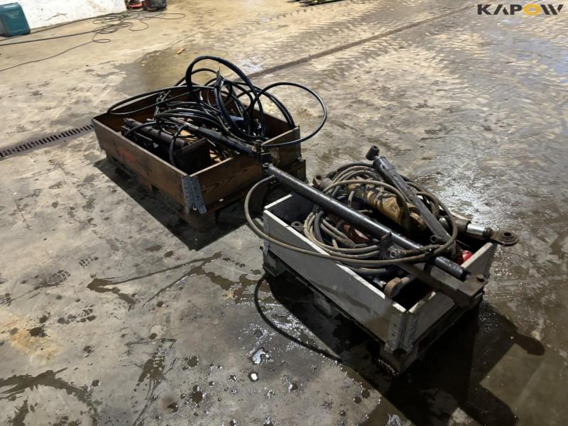 Support legs and pistons 3