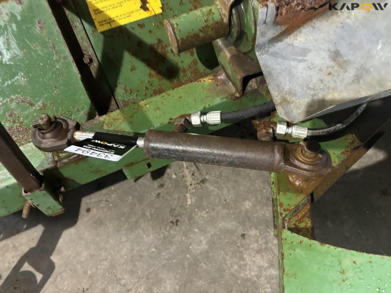 Thyregod broom with 3-point hitch 14