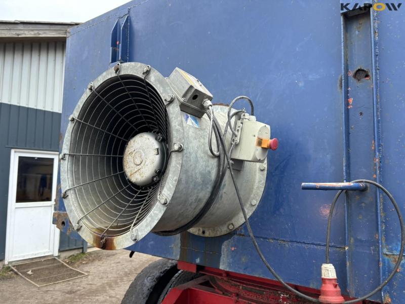 Tipper with drying channel 11