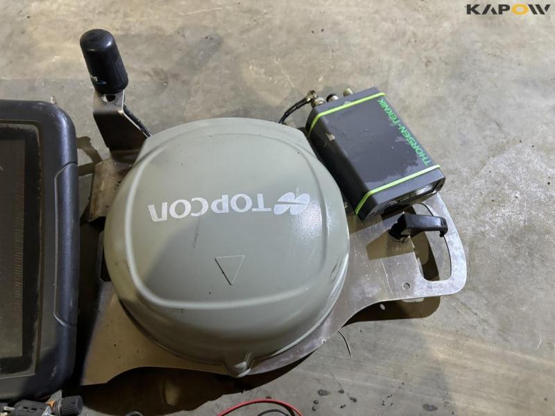 Topcon GPS with screen 3