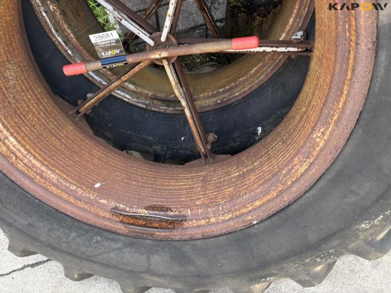 Twin wheels 18.4-38 5