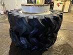 Twin wheels 20.8-R42 11