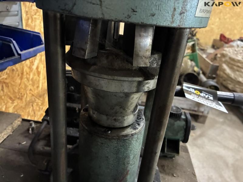 Equipment for making new hydraulic hoses 9