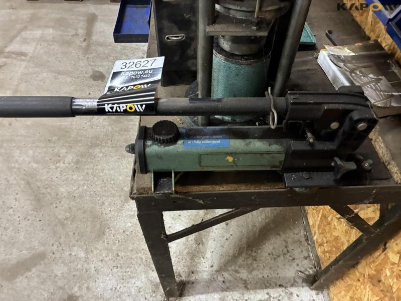 Equipment for making new hydraulic hoses 22