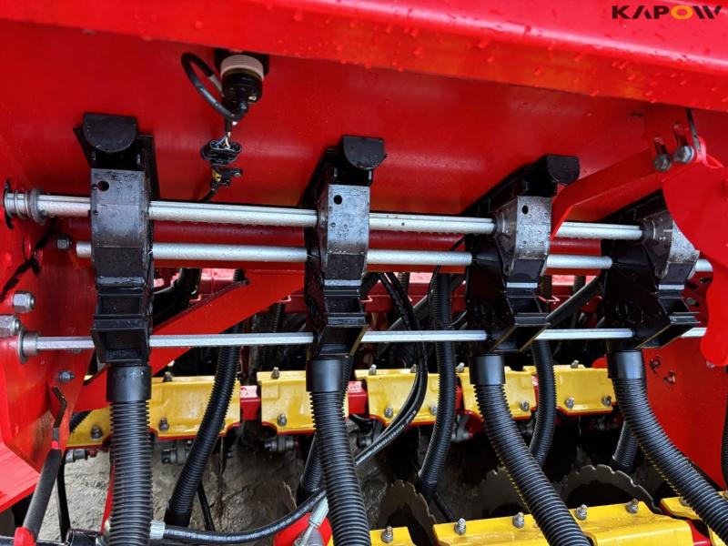 Väderstad Rapid 400 seed drill 22