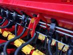 Väderstad Rapid 400 seed drill 26