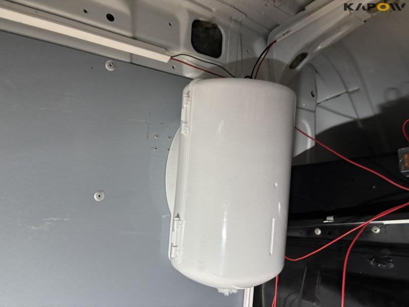 Workshop table and equipment 8