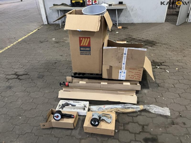 Workshop equipment 8