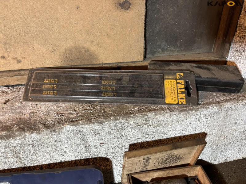 Miscellaneous tools 13