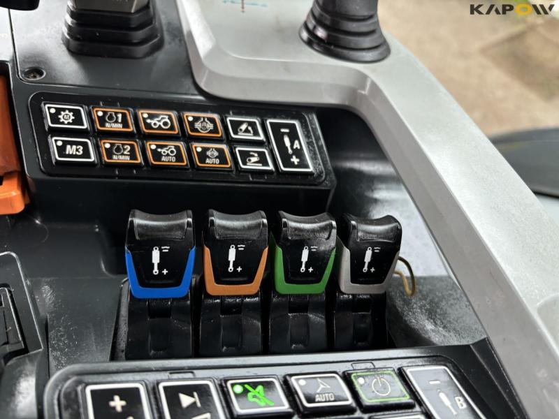 Valtra S394 tractor 59