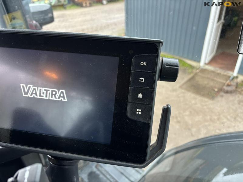 Valtra S394 tractor 66