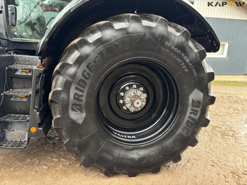 Valtra S394 tractor 86