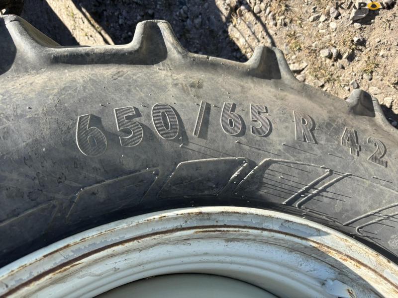 Valtra T214 Versu tractor with front lift 30