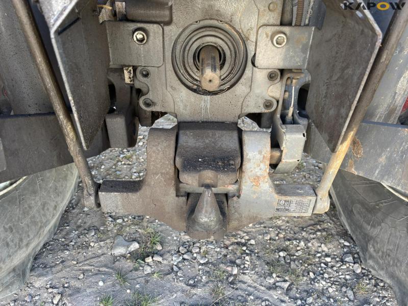 Valtra T214 Versu tractor with front lift 35