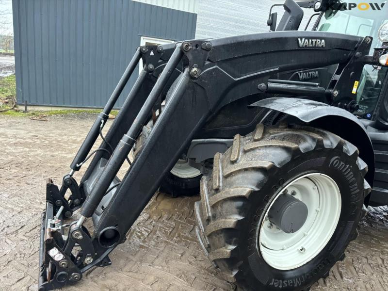 Valtra T234 front loader tractor 10