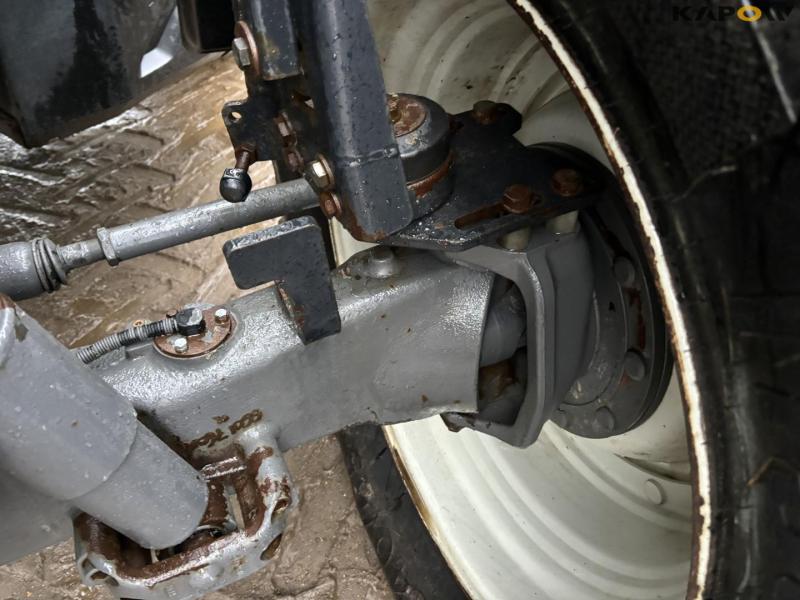 Valtra T234 front loader tractor 17