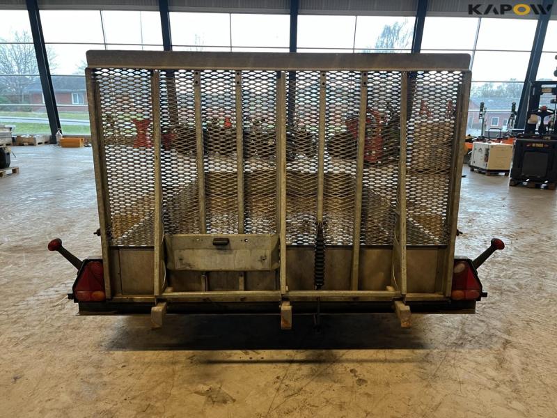 Variant machine trailer 6