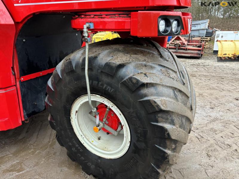 Self-propelled Vervaet Hydro Trike slurry tanker 10