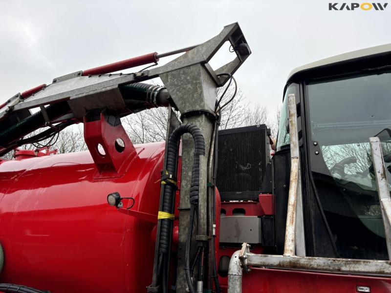 Self-propelled Vervaet Hydro Trike slurry tanker 38