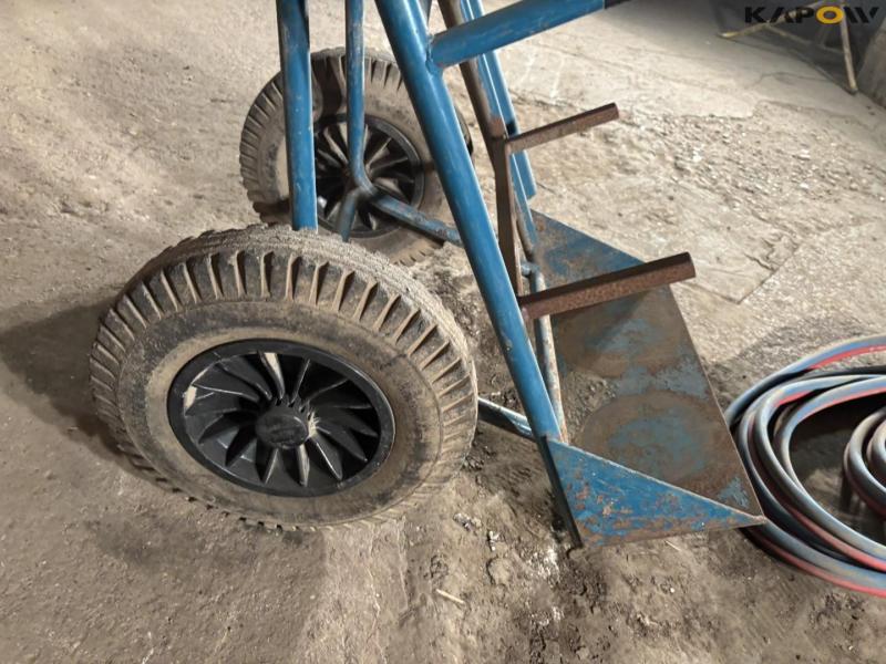 Trolley for Oxygen and Gas Cylinders 13