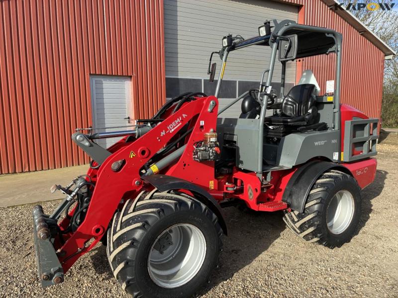 Weidemann 1880 skid steer loader 1