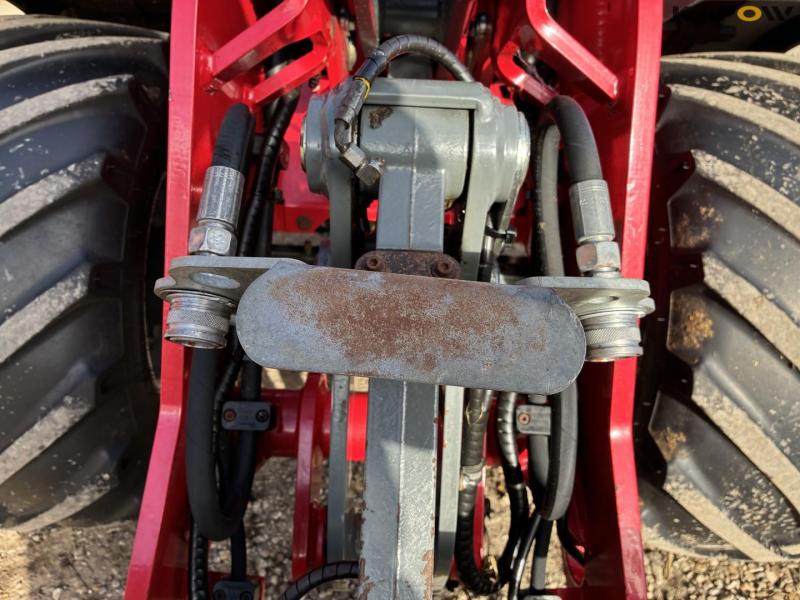 Weidemann 1880 skid steer loader 12