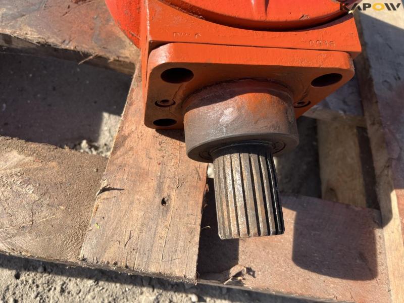 Wobble box for 18 foot Massey Ferguson/Claas flow header. 6